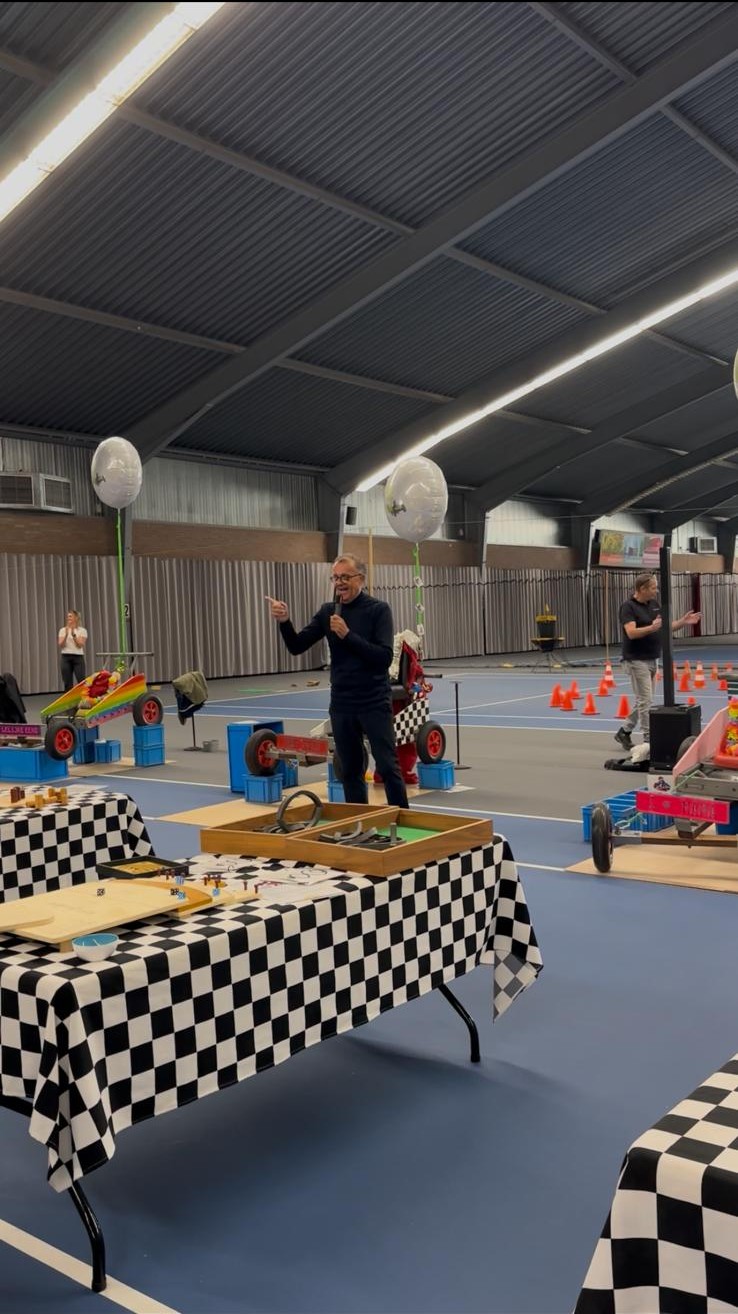 Jack Plooij als host van een Mario Kart sessie